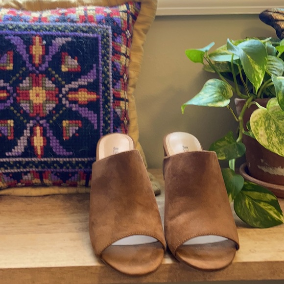 Heels - Picture 1 of 4